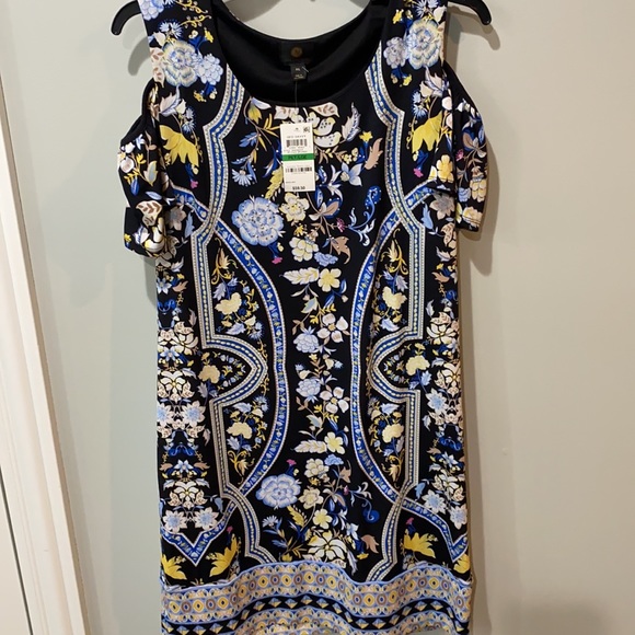 Gorgeous cold shoulder petite large dress - Picture 2 of 6